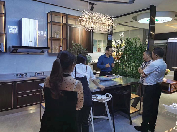 固家不銹鋼櫥柜經(jīng)銷(xiāo)代理-茂名專賣(mài)店合作案例